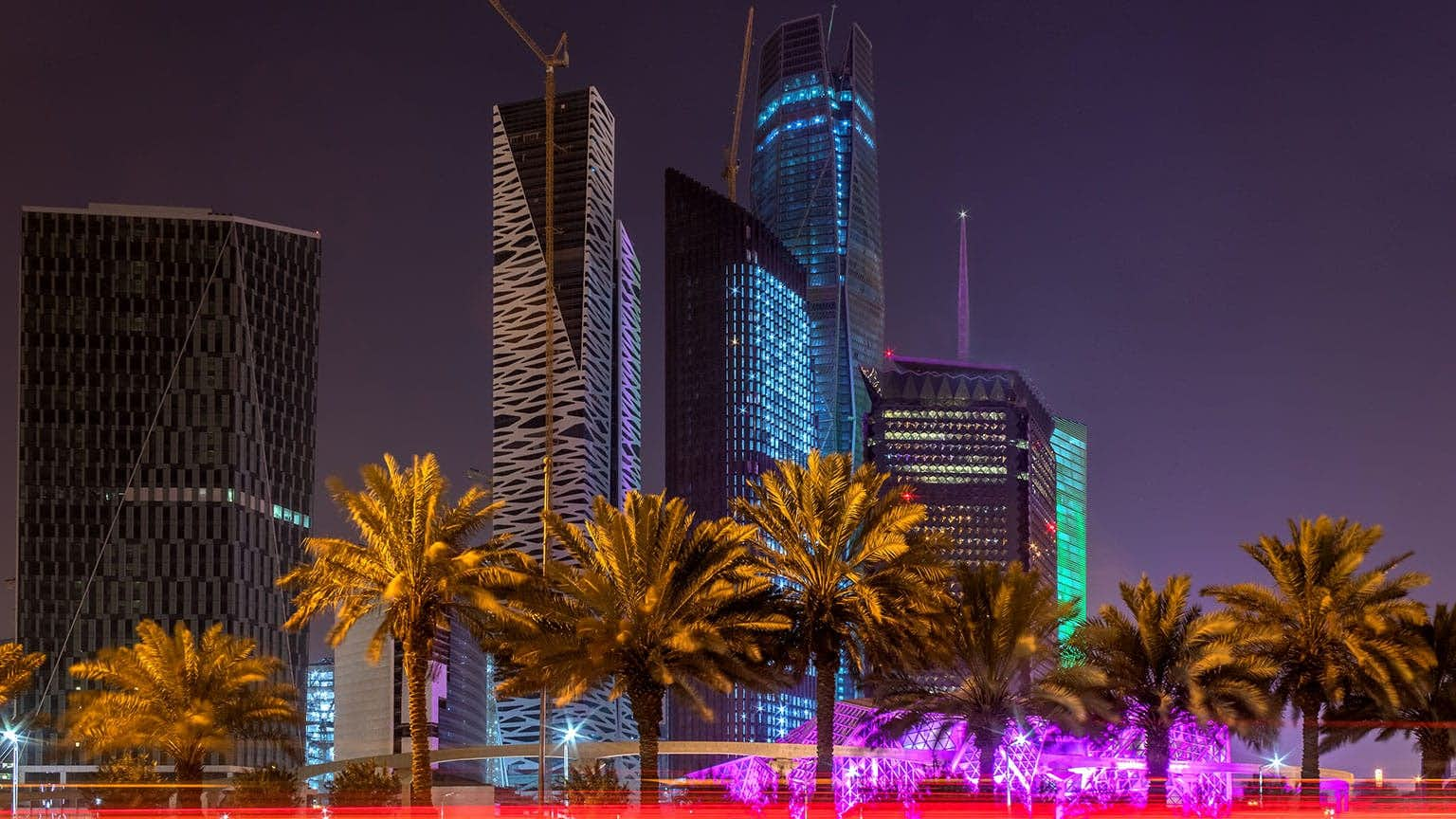 Saudi Arabia or the UAE — which country to choose to invest more profitably?