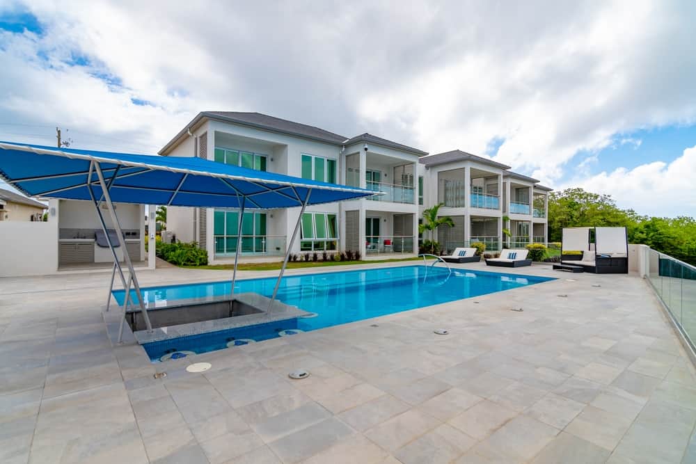 https://iminblog.kinsta.cloud/wp-content/uploads/2022/09/pool.jpg