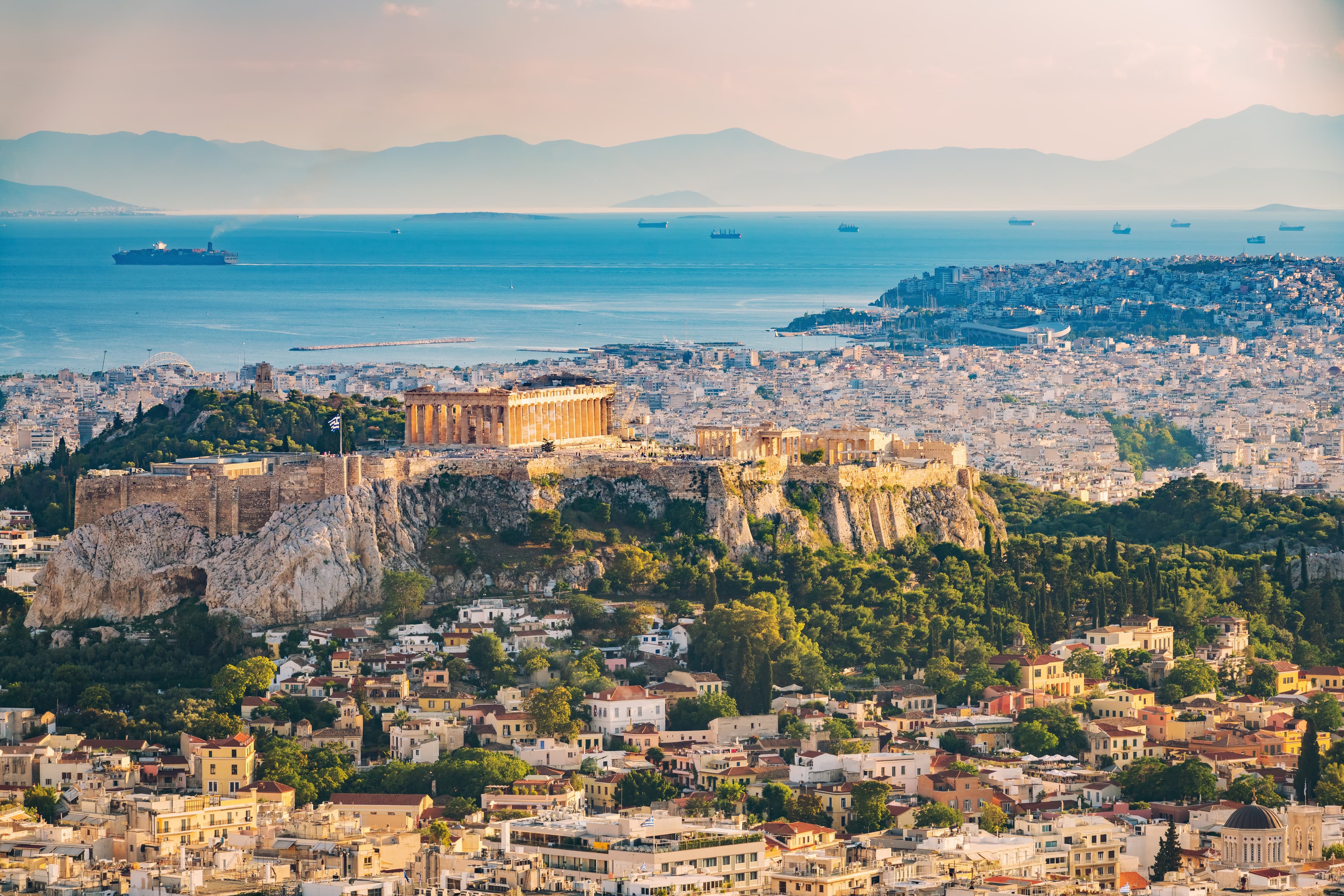 Greece has revised the Golden Visa in 2024: what are the updates and how to get residency under the old conditions