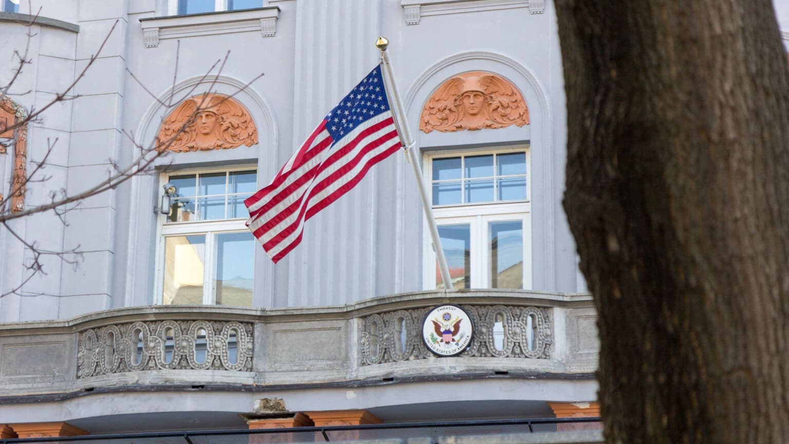 Как и где получить визу в США гражданам карибских стран и резидентам Евросоюза