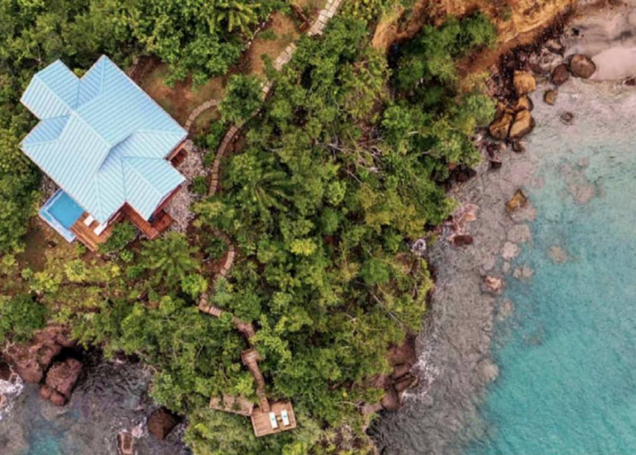 Share and villas in a six-star resort 6