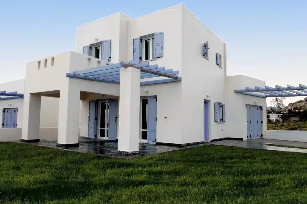 Mediterranean style villa next to the sea in Santorini with guaranteed rent 1