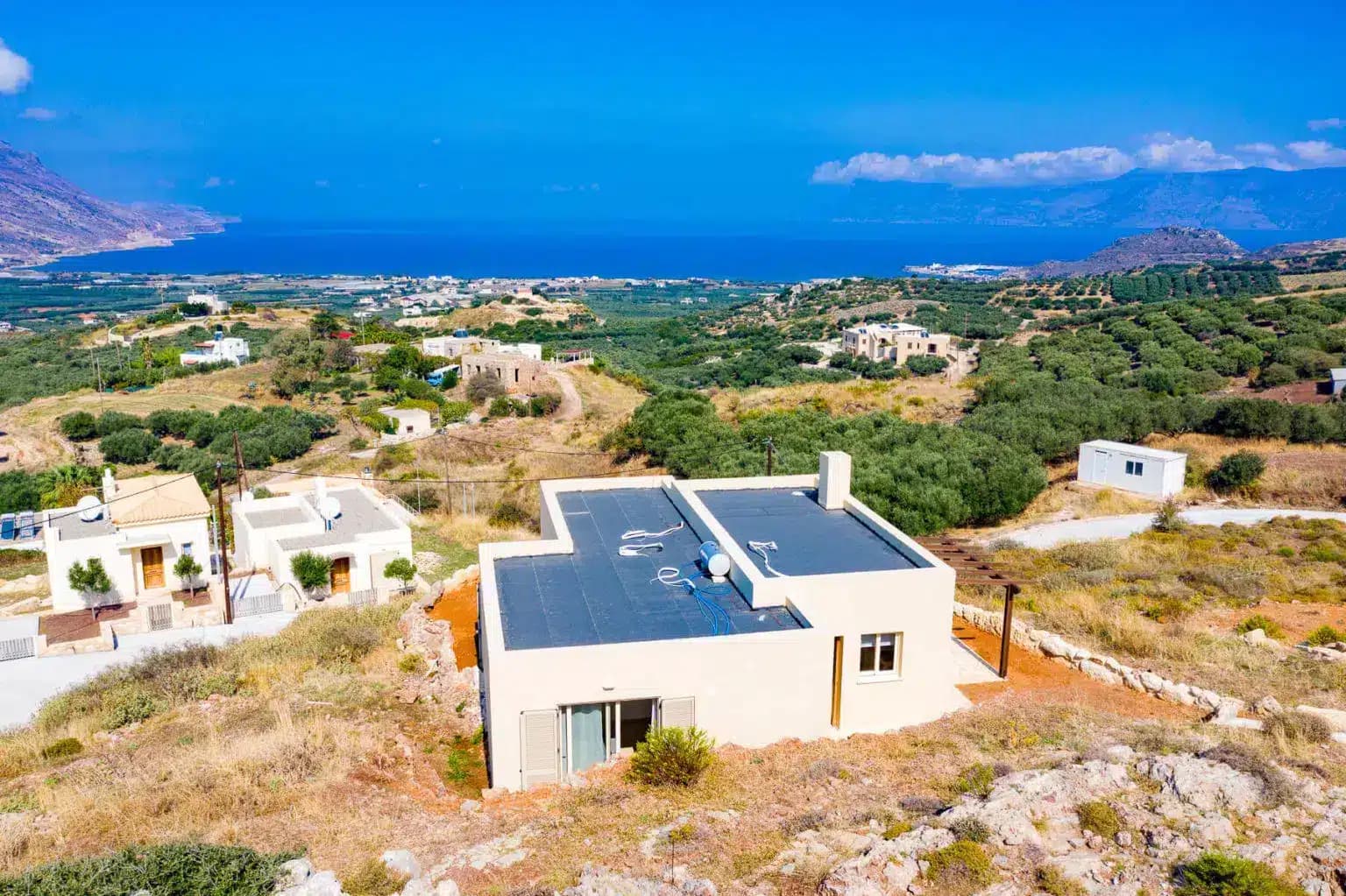 Classic style villas overlooking the bay in Crete 7