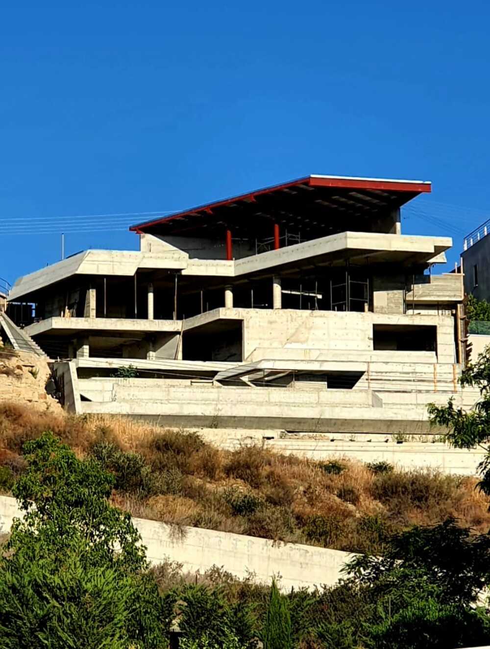 Exclusive "smart" villa with spectacular sea and cliff views 23