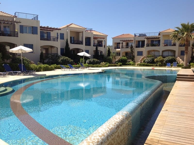 Residential complex with villas and apartments on the coast of Crete 4