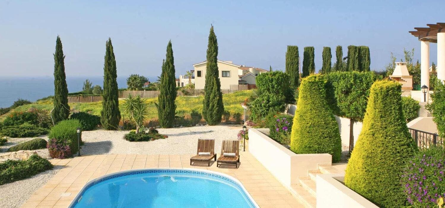 Mediterranean style villa in famous golf resort 3