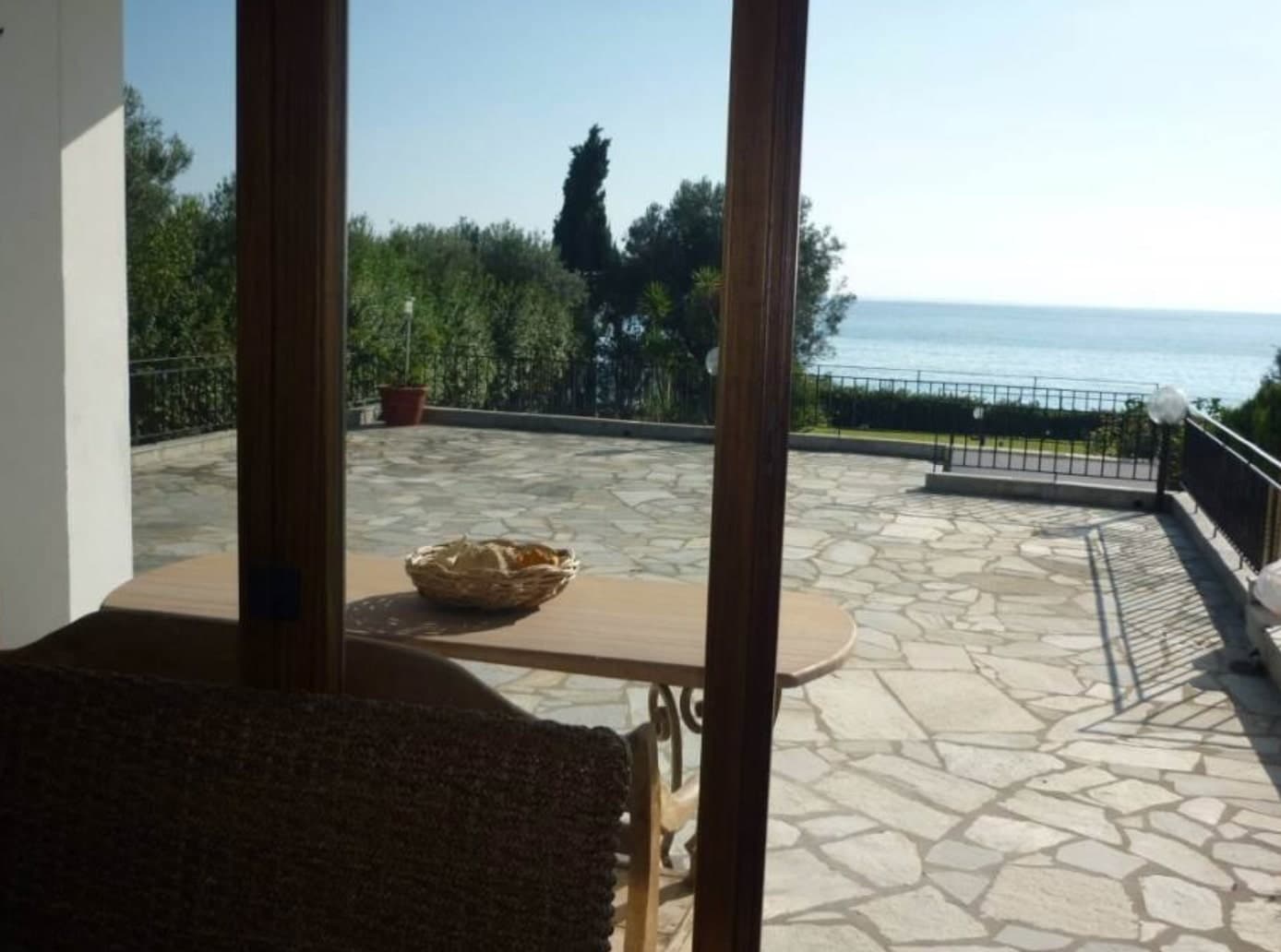 Furnished villa on coast of peninsula 10