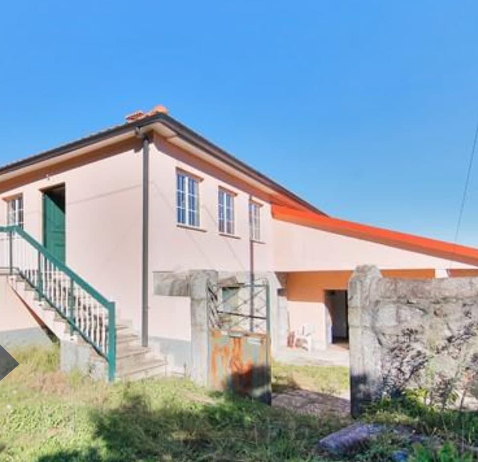 Two-level villa with a huge plot in a picturesque area 8