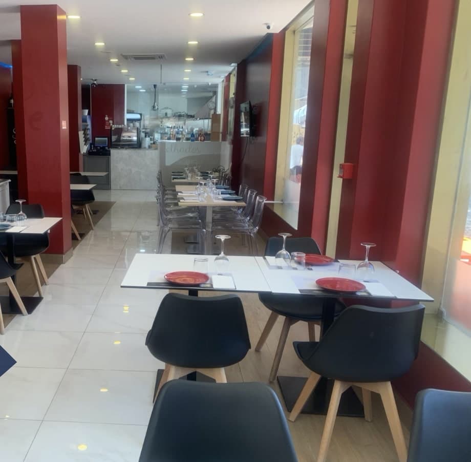 Commercial space for a restaurant with a tenant 2