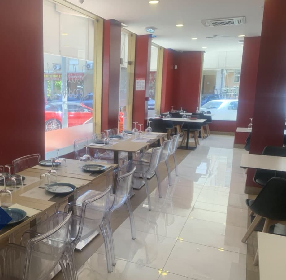 Commercial space for a restaurant with a tenant 3
