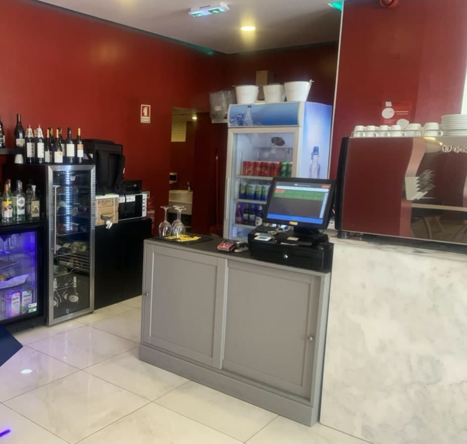Commercial space for a restaurant with a tenant 4