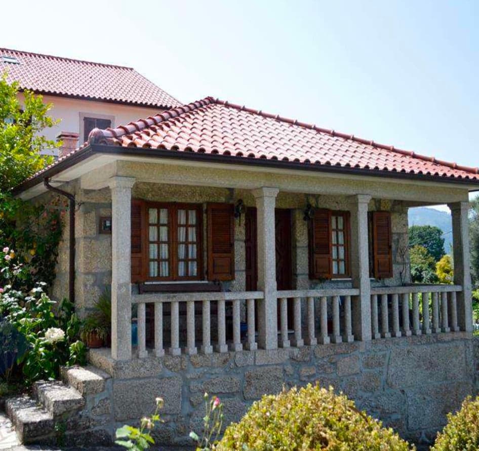 Villa on a large plot with panoramic mountain views 1