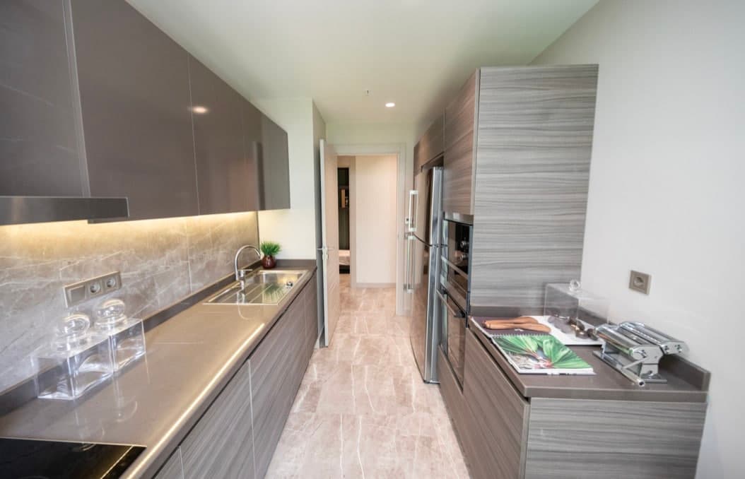 Apartments and commercial premises in the central area of Istanbul 13