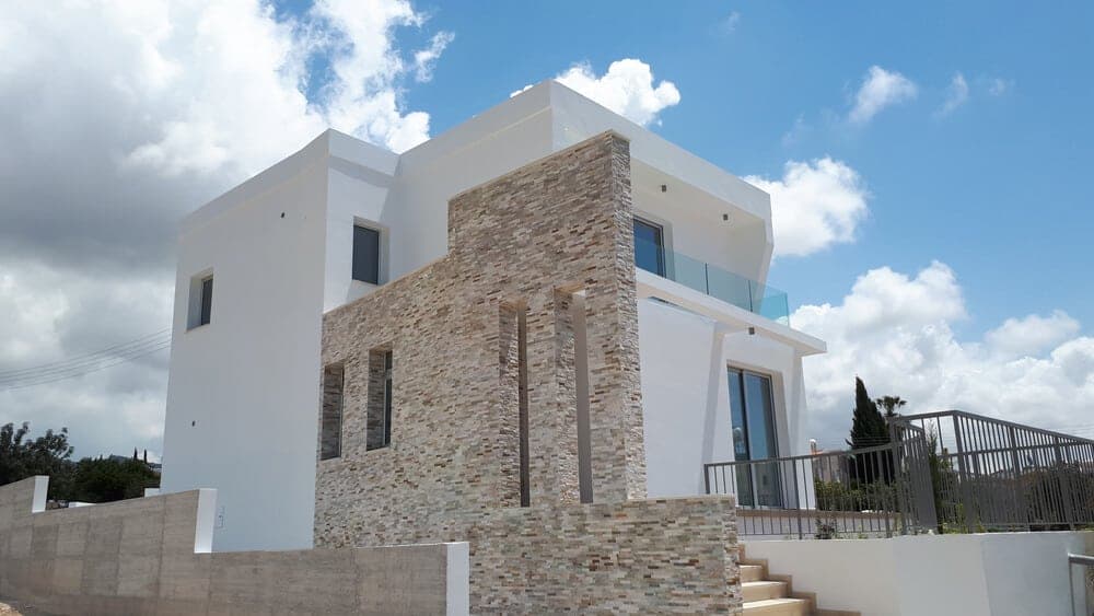 Two-storey furnished villa with sea view 3