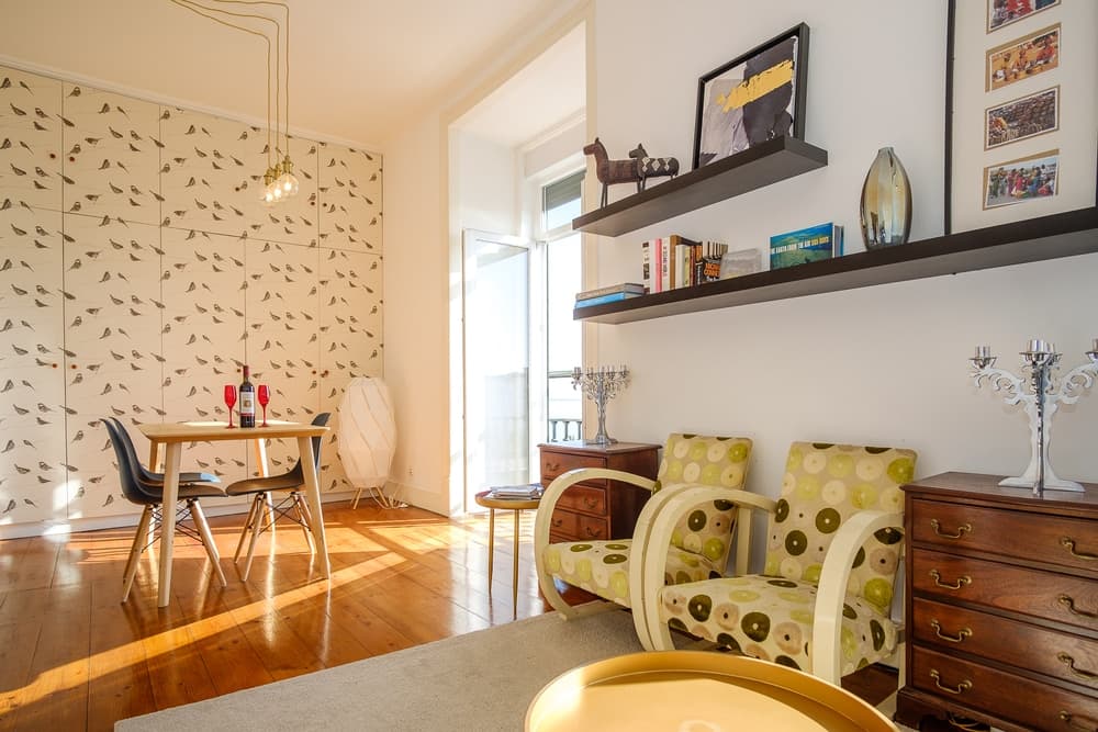 Furnished one-bedroom apartment with river view 5