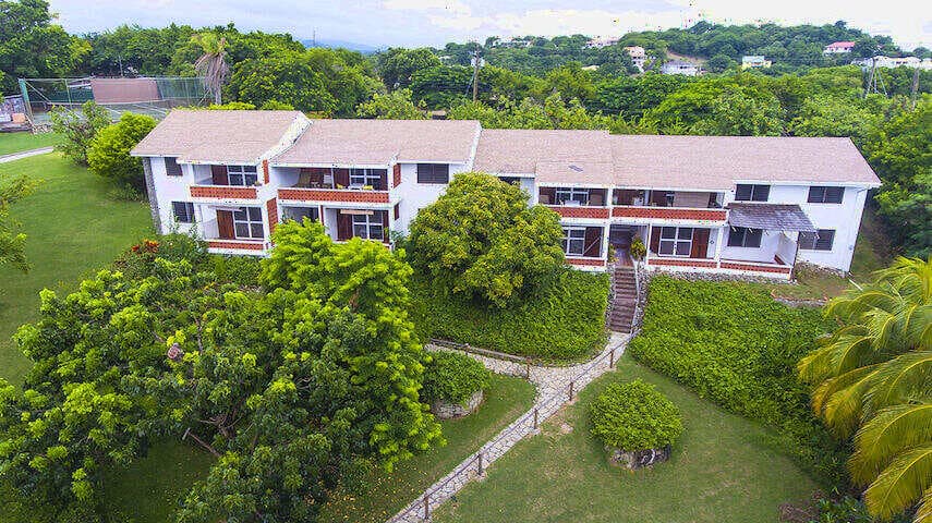 Hotel complex on the south coast of Grenada 4