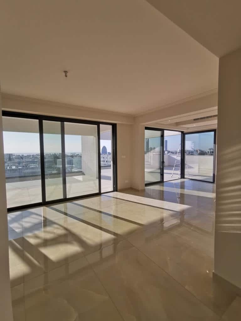 Apartments in a four-story residence with a "smart home" system 14