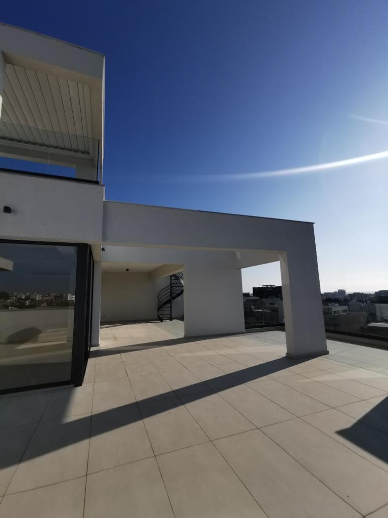 Apartments in a four-story residence with a "smart home" system 23