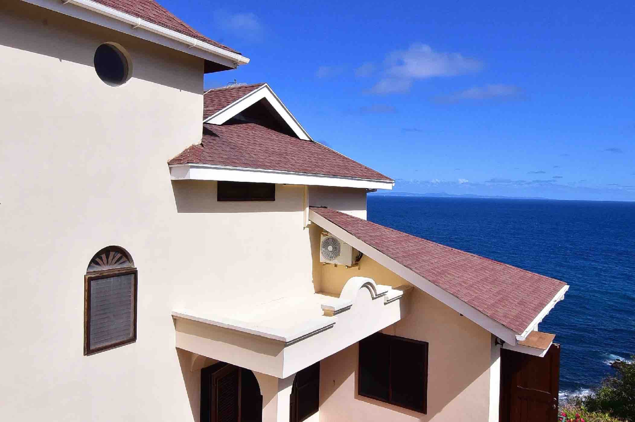 A stunning villa with panoramic ocean view 7