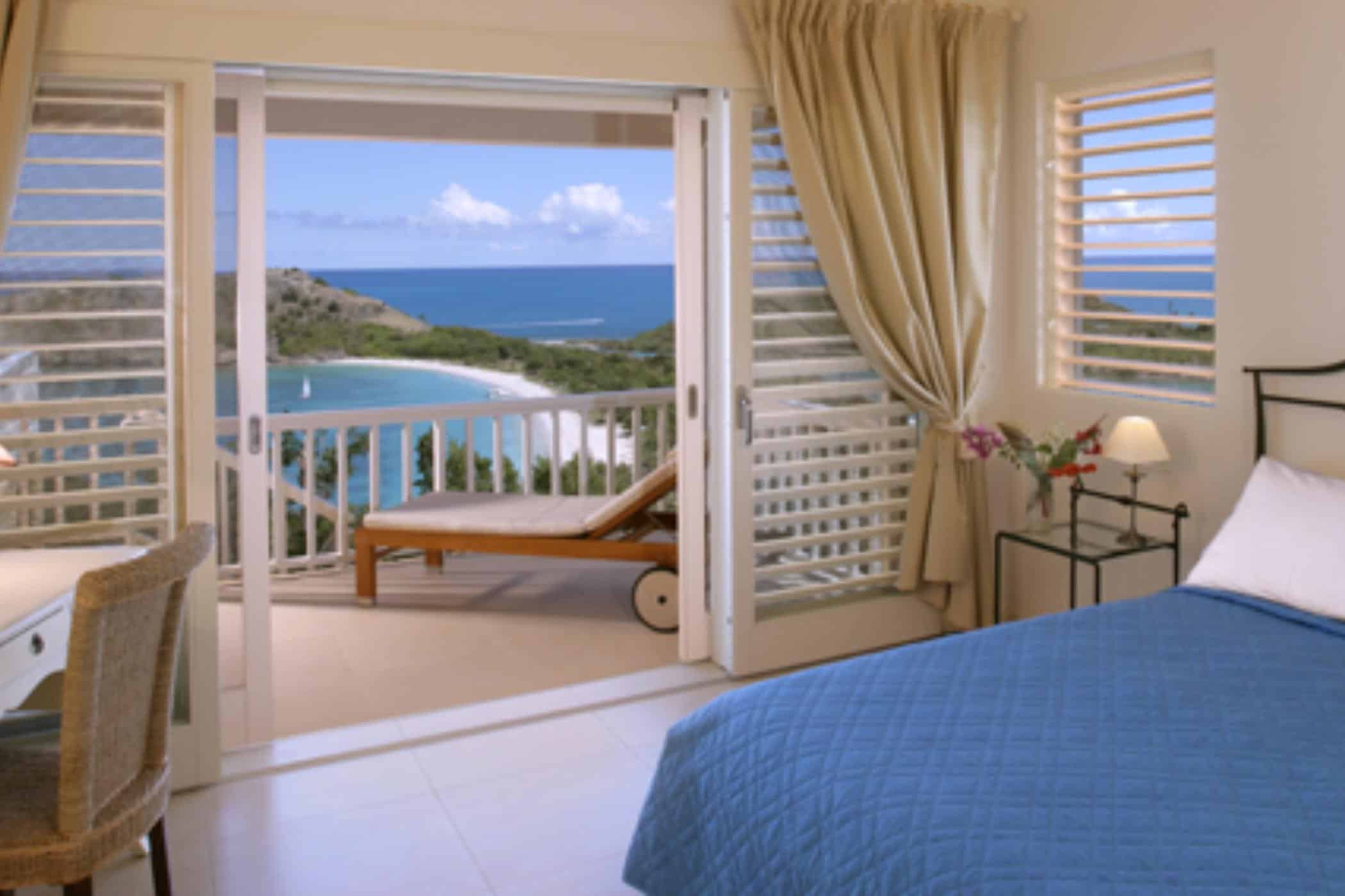 Luxury villa with ocean views in an exclusive residential area 12