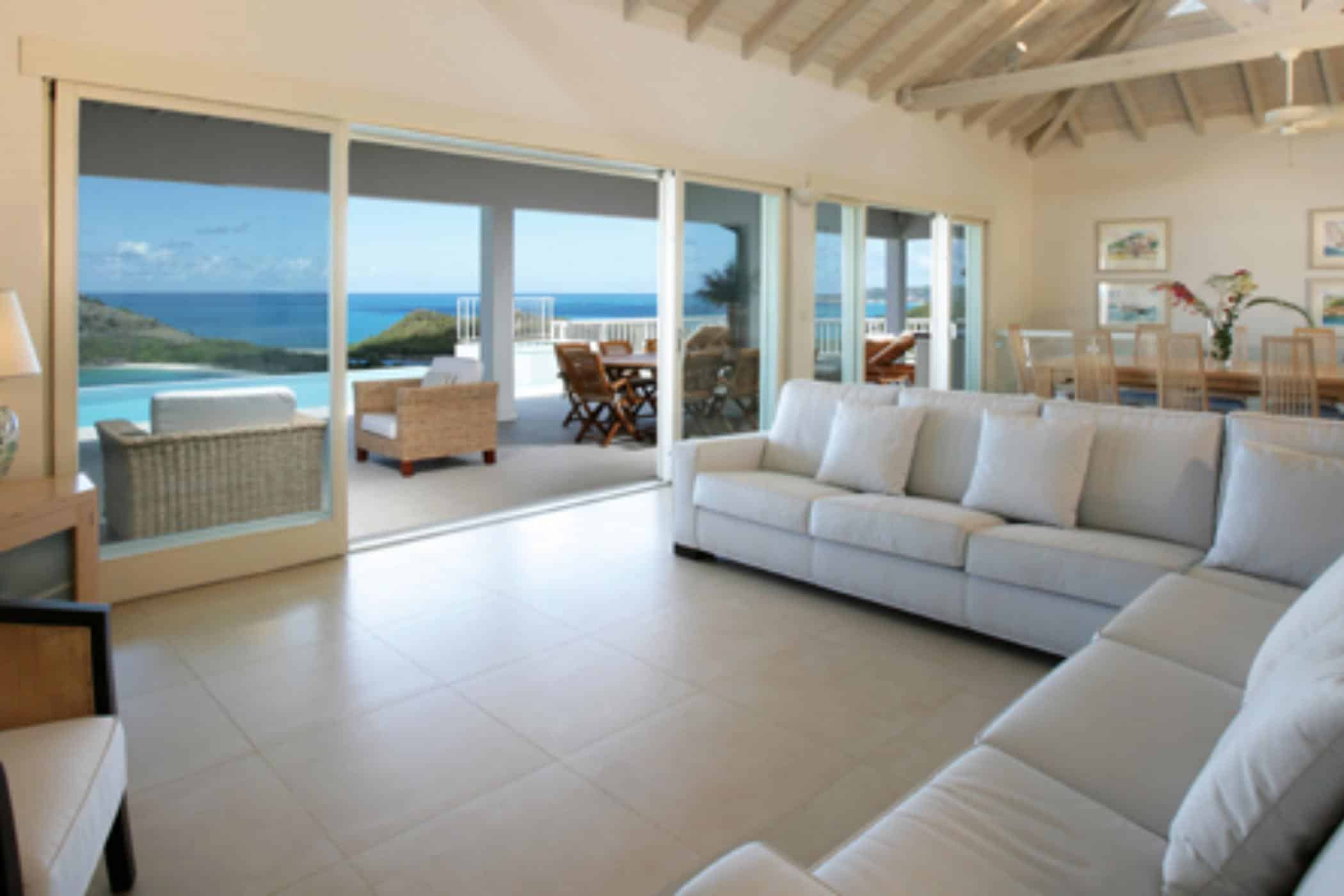 Luxury villa with ocean views in an exclusive residential area 5
