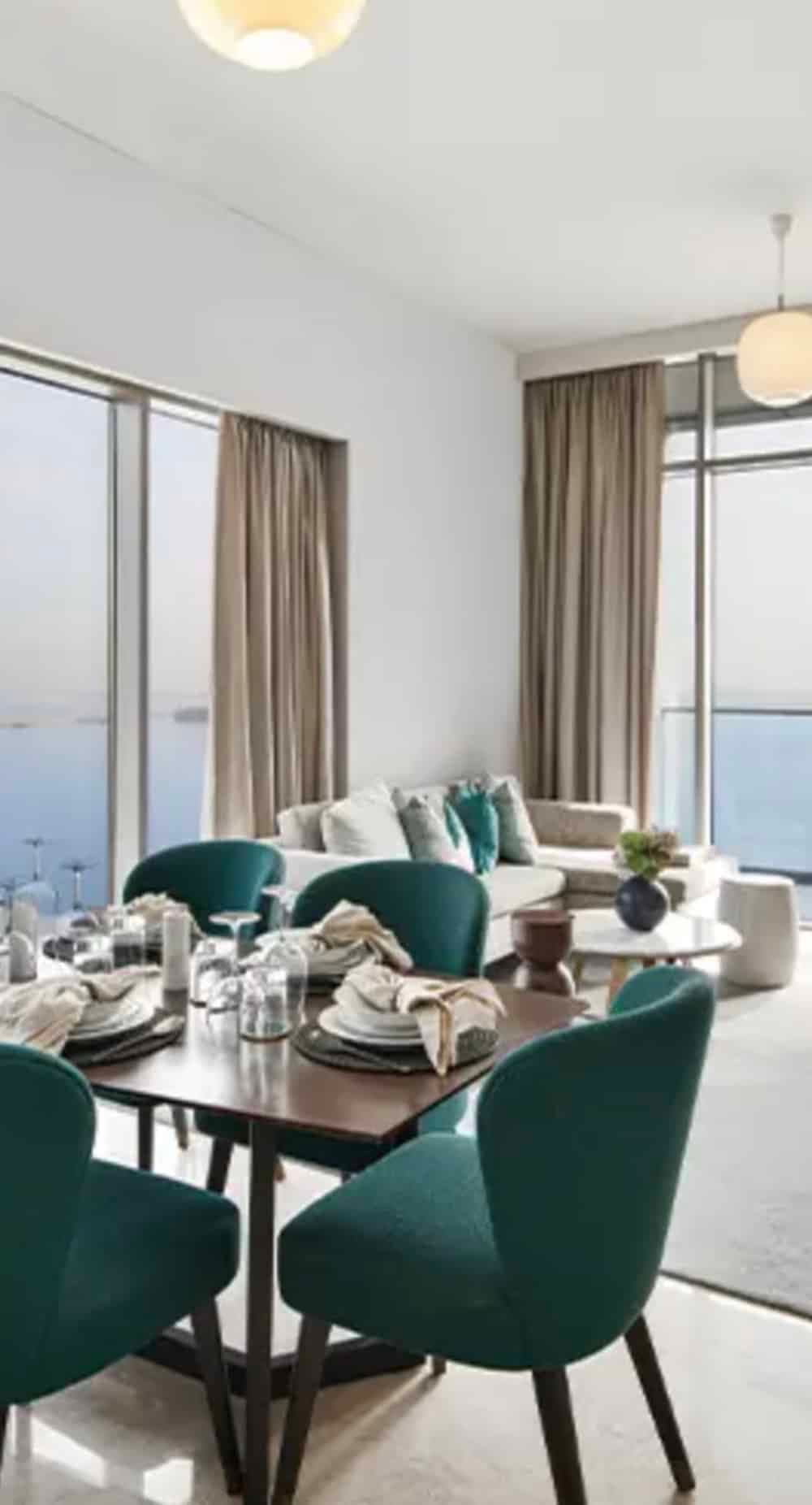 Apartments with sea view in prestigious district of Dubai 12