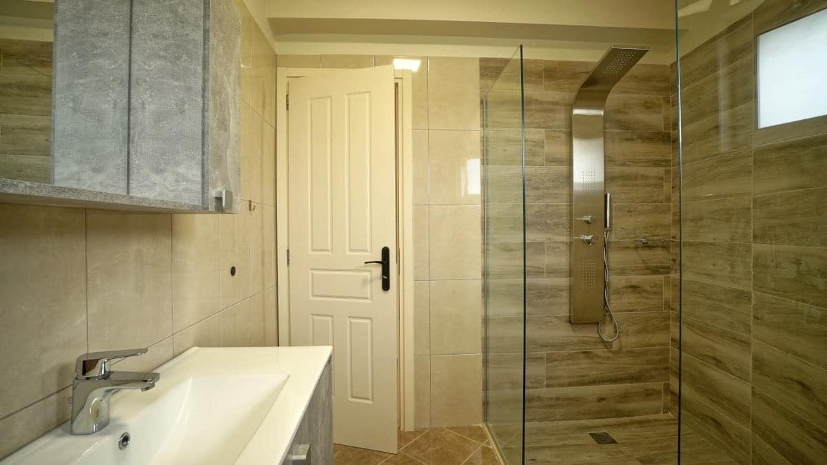 Two bedroom apartment near beach 10