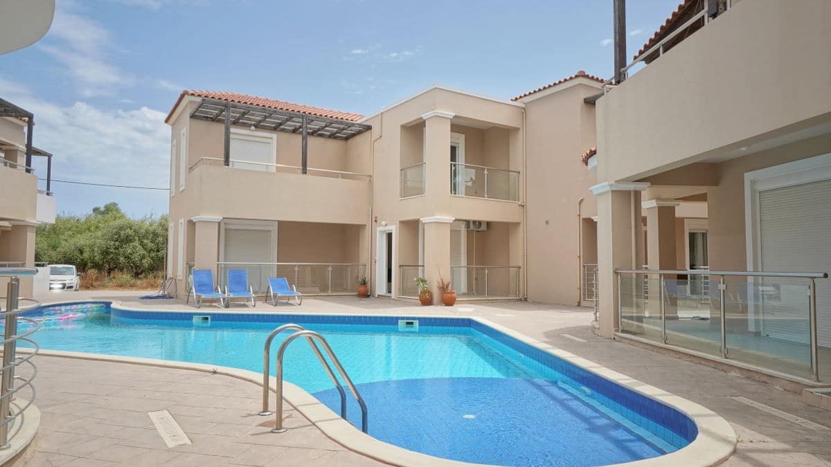 Two bedroom apartment near beach 4