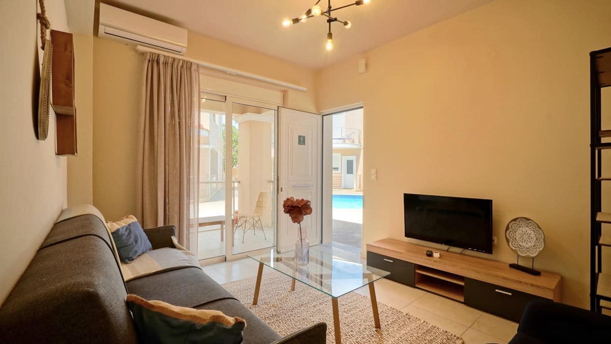 Two bedroom apartment near beach 9