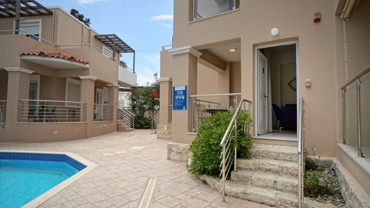 Two bedroom apartment near beach 2