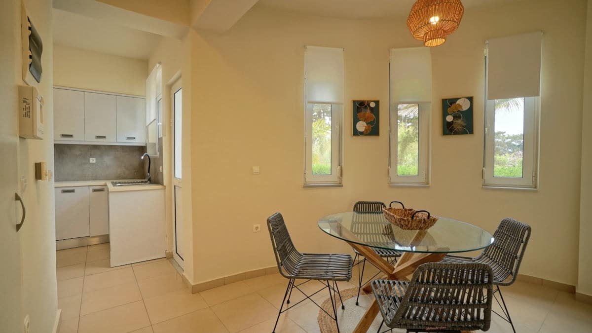 Two bedroom apartment near beach 7