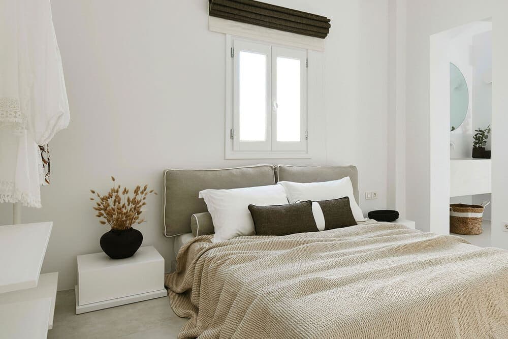 Two villas in traditional style on Santorini island 13