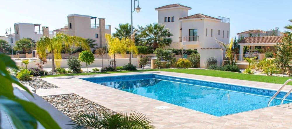 Stylish villas with pool and Mediterranean sea view 2