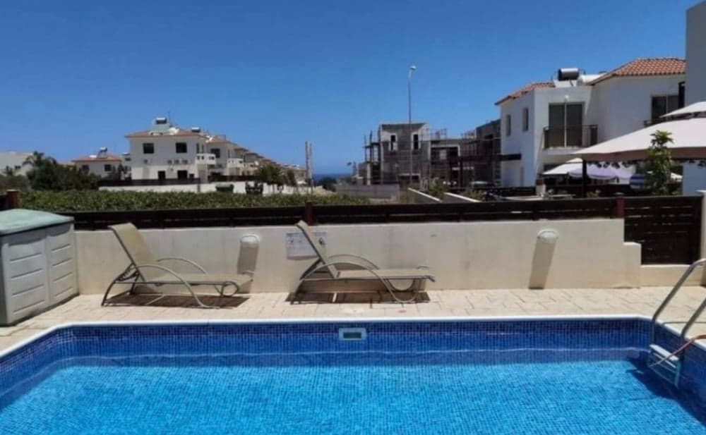 Villa with pool not far from the sea 2