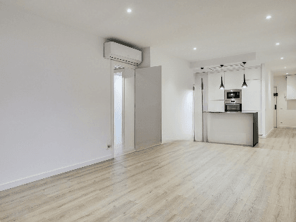 Modern large apartments with 3 bedrooms, Eixample, Barcelona 1