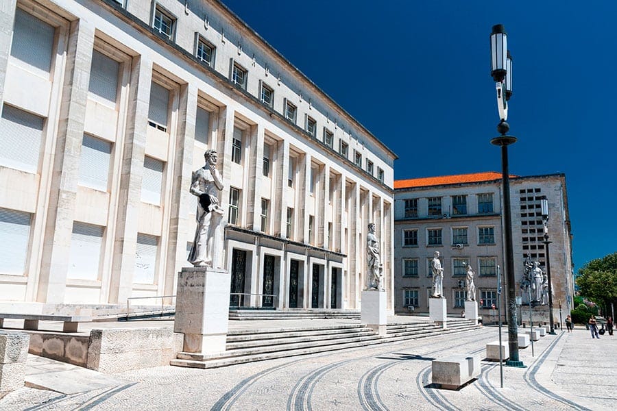 Portugal living cost: the cost of studying at the University of Coimbra