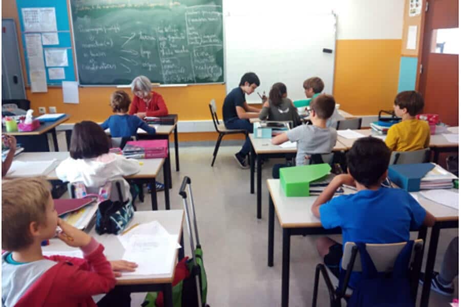 Public and international schools in Portugal: Public School Dona Filipa de Lencastre. Lessons in the lower grades