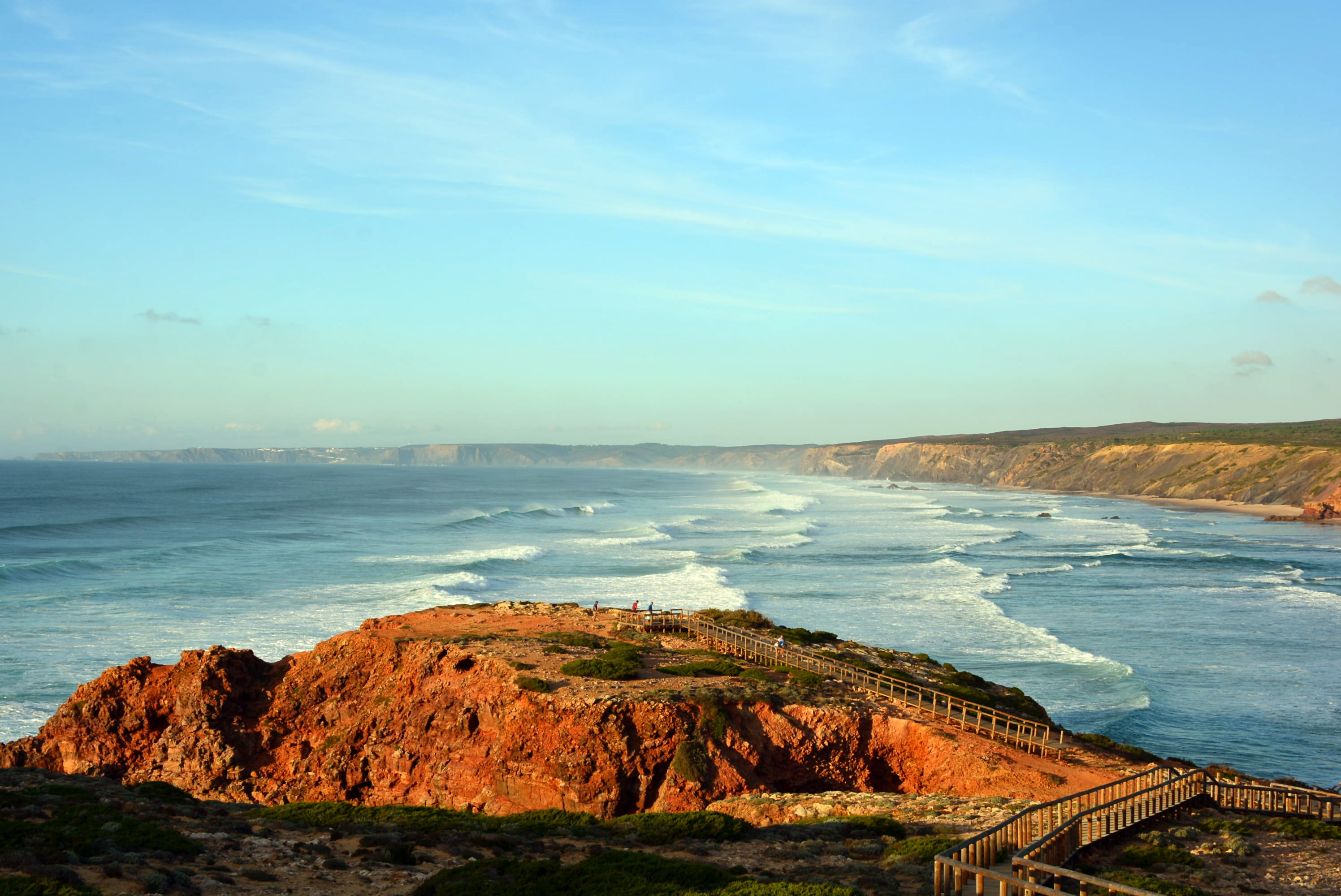Comparison of Portugal D7 and D8 Visas
