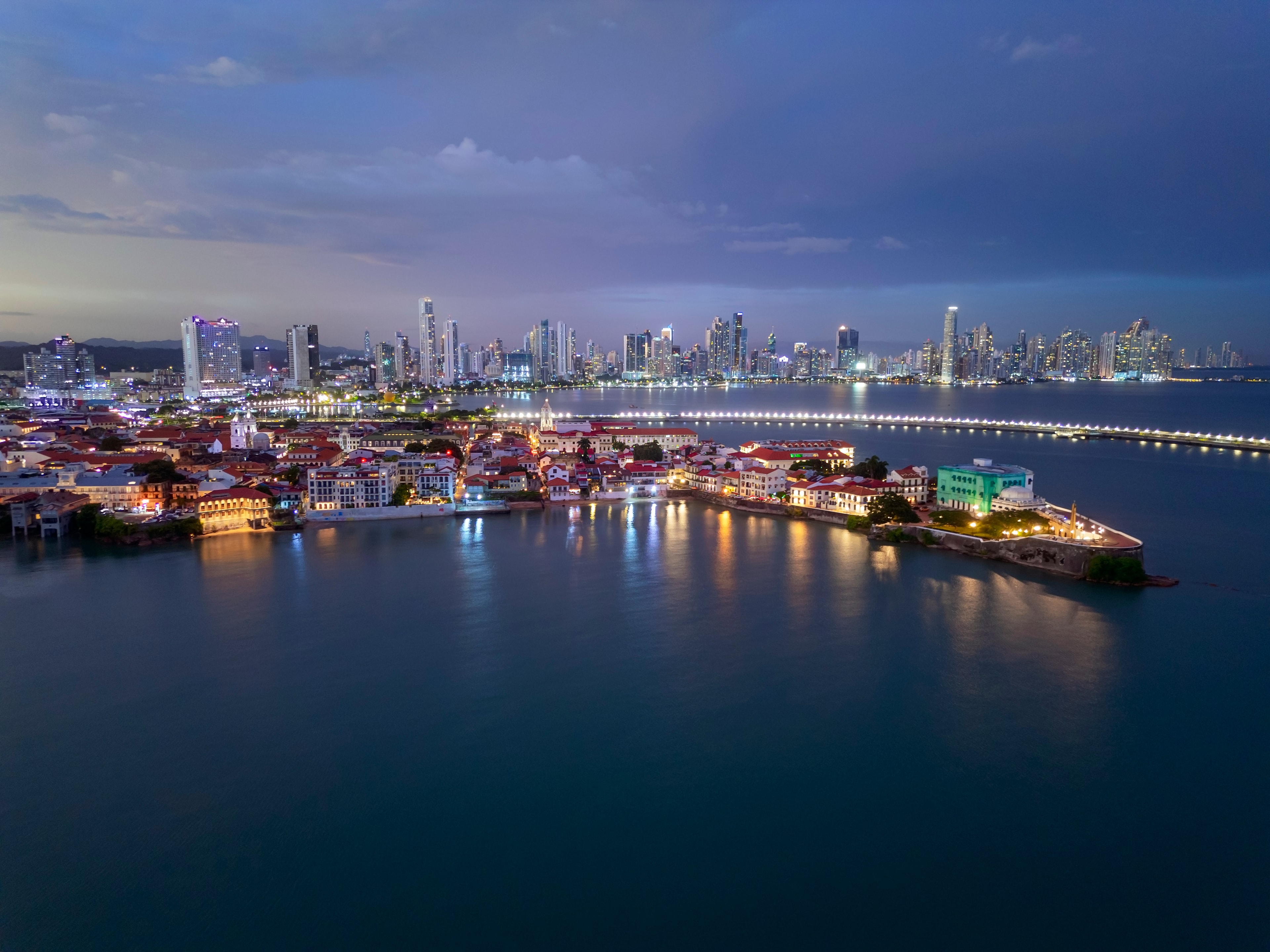 moving to panama as an american