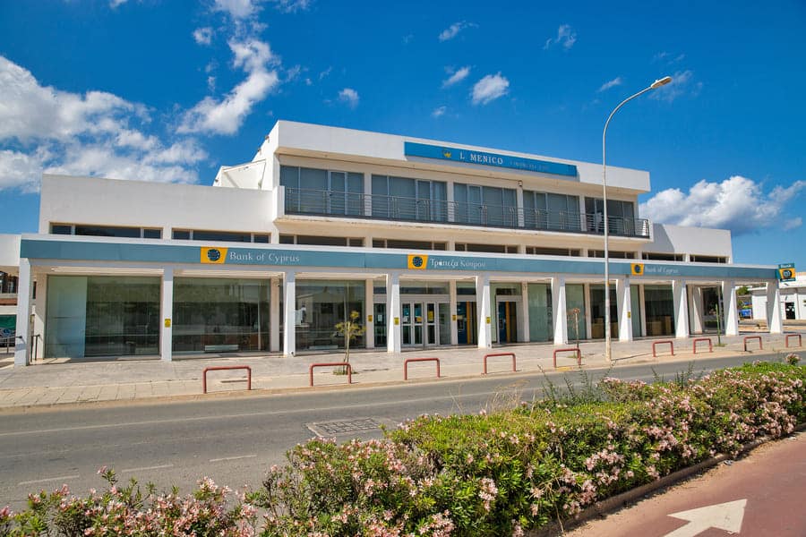 Bank of Cyprus — самый большой банк Кипра, его филиалы открыты в Великобритании, Австралии, Греции и Румынии