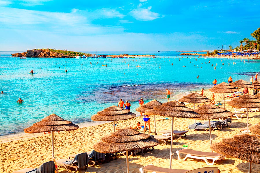 Пляж Нисси в Айя-Напе, Кипр