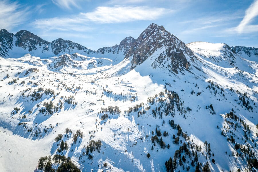 ВНЖ Андорры через инвестиции: горнолыжный курорт Грандвалира в Пиренеях