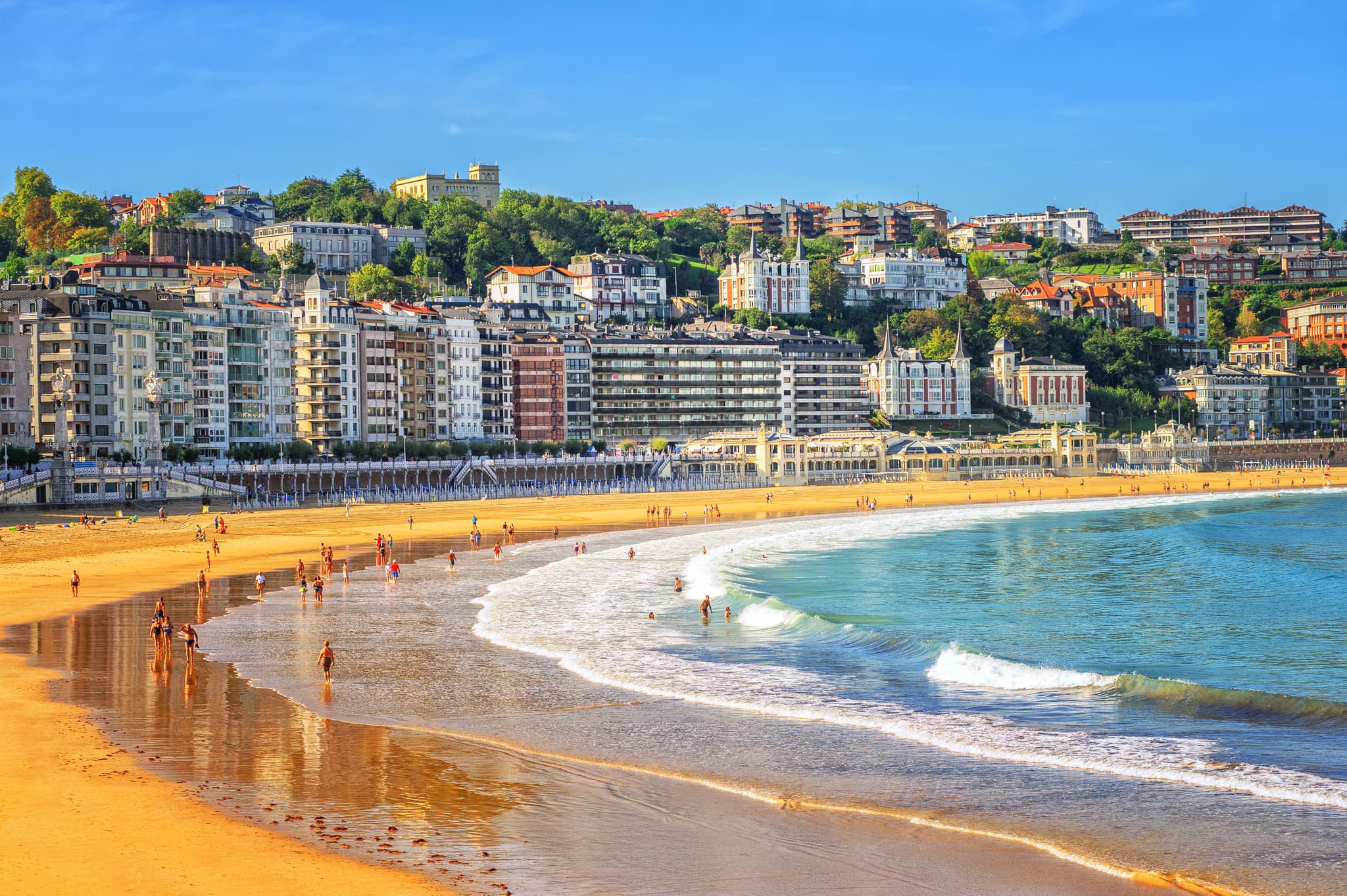 Spain Golden Visa Breakdown: 15 Big Benefits and 11 Major Drawbacks